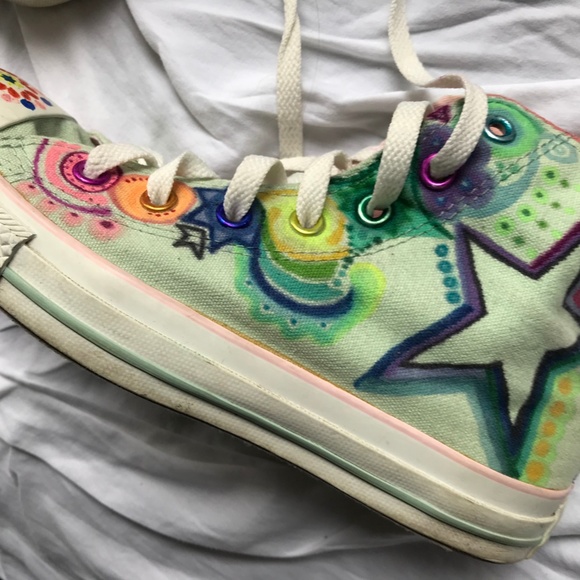 Converse with hand-drawn design - Picture 3 of 8
